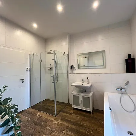 Mit Kamin I Ruhige Lage I Zentral I Netflix I Parkplaetze Halle (Saale)