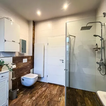 Daire Mit Kamin I Ruhige Lage I Zentral I Netflix I Parkplaetze