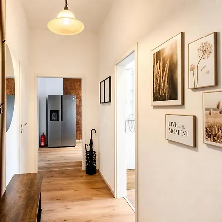 Mit Kamin I Ruhige Lage I Zentral I Netflix I Parkplaetze